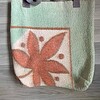 Tote bag van groen - roze vintage deken.