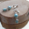 Unieke oorbellen: Blauw/goud studs: Handgemaakt met glazen kralen