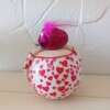 Will you be my valentine?Dikke dame in hartjesjurk,14 cm,handgemaakt en uniek