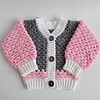 Gehaakt baby vestje | Roze, grijs en wit