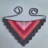 Gehaakte bandana 'Grijs & rozetinten'
