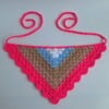 Gehaakte bandana 'Knalroze, beige, lichtblauw en wit'