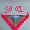 Gehaakte bandana 'Knalroze, beige, lichtblauw en wit'