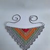 Gehaakte bandana 'Lichtgrijs, oranje en knalroze'