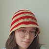 Gehaakte bucket hat | Beige en rood
