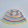 Gehaakte bucket hat | Pastel regenboog