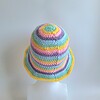 Gehaakte bucket hat | Pastel regenboog