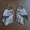 Golden Mirage – lichte fringe oorbellen met miyuki kralen in groen, bruin en goud