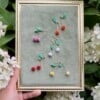 Micro Gehaakte Tulp Oorbellen met Blaadje – Meerdere Kleuren, Handgemaakte Lente Sieraden