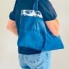 Plooitas- schoudertas van hergebruikte stoffen - denim, ecru en gestreept blauw/wit