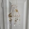 Suncatcher gemaakt van een oud lampenkap frame. Totale lengte 44 cm. Lampenkap 12 cm.