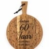 Acacia borrelplank rond Ø29,6 cm – Houten serveerplank met gravure – Cadeau voor bruiloft, jubileum of housewarming – Handgemaakt