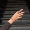 Armband met Kristalvormige Kralen Gevuld met Echte Bloemen uit Utrecht (The Blossom Chapter)