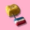 Broche van keramiek 'blokje kaas.