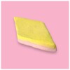 Geel/roze spekkie van keramiek
