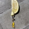 Gefacetteerde Liquid Drop Oorbellen met Echte Bloemen uit Amsterdam (Limoncello Romance)