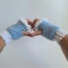 Gehaakte handschoenen - gehaakte vingerloze handschoenen | Lichtblauw en wit