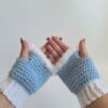 Gehaakte handschoenen - gehaakte vingerloze handschoenen | Lichtblauw en wit