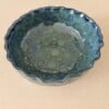 Grote blauwgroene schaal, keramiek, uniek model, mooi geglazuurd.