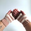 Gehaakte handschoenen - gehaakte vingerloze handschoenen | Poeder roze, crème en bruin