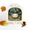 Muur Diorama met Fantasie Figuur Paddenstoelen in Warme Aardtinten 3D effect