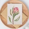 A6 wenskaart dubbel op duurzaam eco-vezelpapier met craft envelop - roze Protea III