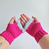 Gehaakte handschoenen - gehaakte vingerloze handschoenen | Knalroze en lichtblauw