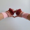 Gehaakte handschoenen - gehaakte vingerloze handschoenen | Lichtroze, poeder roze, koraaloranje, roestbruin en wijnrood