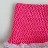 Gehaakte muts met imitatiebont | Neon roze en lila