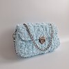 Geweven crossbody tas | Lichtblauw en zilver