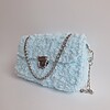 Geweven crossbody tas | Lichtblauw en zilver