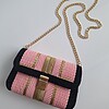 Geweven crossbody tas | Lichtroze, zwart en goud