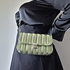 Geweven crossbody tas | Metallic groen en zilver
