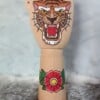 Houten Tattoo Handje - oranje tijger rode bloem