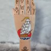 Houten Tattoo Handje – Schip met ondergaande zon en anker