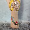 Houten Tattoo Handje – bokser man gele zon en scheermes