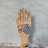 Houten Tattoo Handje – grijze wolf en maan