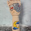 Houten Tattoo Handje – grijze wolf en maan