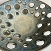 Handgemaakt keramiek, uniek fruitschaaltje met kunstzinnig gatenpatroon