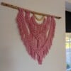 Wanddecoratie Iris-2, macramé, oud roze