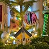 KUNSTBAL - Kubuswoning - Handgeschilderd canvas voor in de kerstboom
