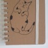 dagboek met kat op zijn rug, gelinieerd, met originele kattentekening (geen print), opschrijfboekje