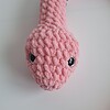 Gehaakte knuffel slang | Lichtroze, zwart en wit
