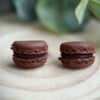 Oorknopjes macaron chocolade