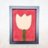 Getufte tulpen portretje van wol (15x20cm) - minimalistische textiel wanddecoratie