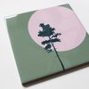 Keramiektegel Wanddecoratie – Pine Tree Illustratie op Groene Achtergrond, Hoogglans & HD Afdruk