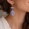 Swarovski Kristallen Oorbellen met Delfts Blauwe Tulp – Eerbetoon aan Nederland