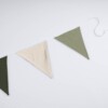 Vlaggenlijn Wandering the forest | Pastel kleur (Groen / Beige) slinger met driehoek vlaggetjes gemaakt van stof