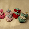 Alligator clip met aardbeien