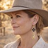 Australisch & Herinnering, kangaroe en joey oorbellen met edelsteen